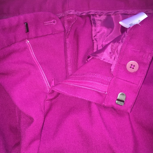 Uniqlo shorts size 2 two pockets on each side - Picture 2 of 5